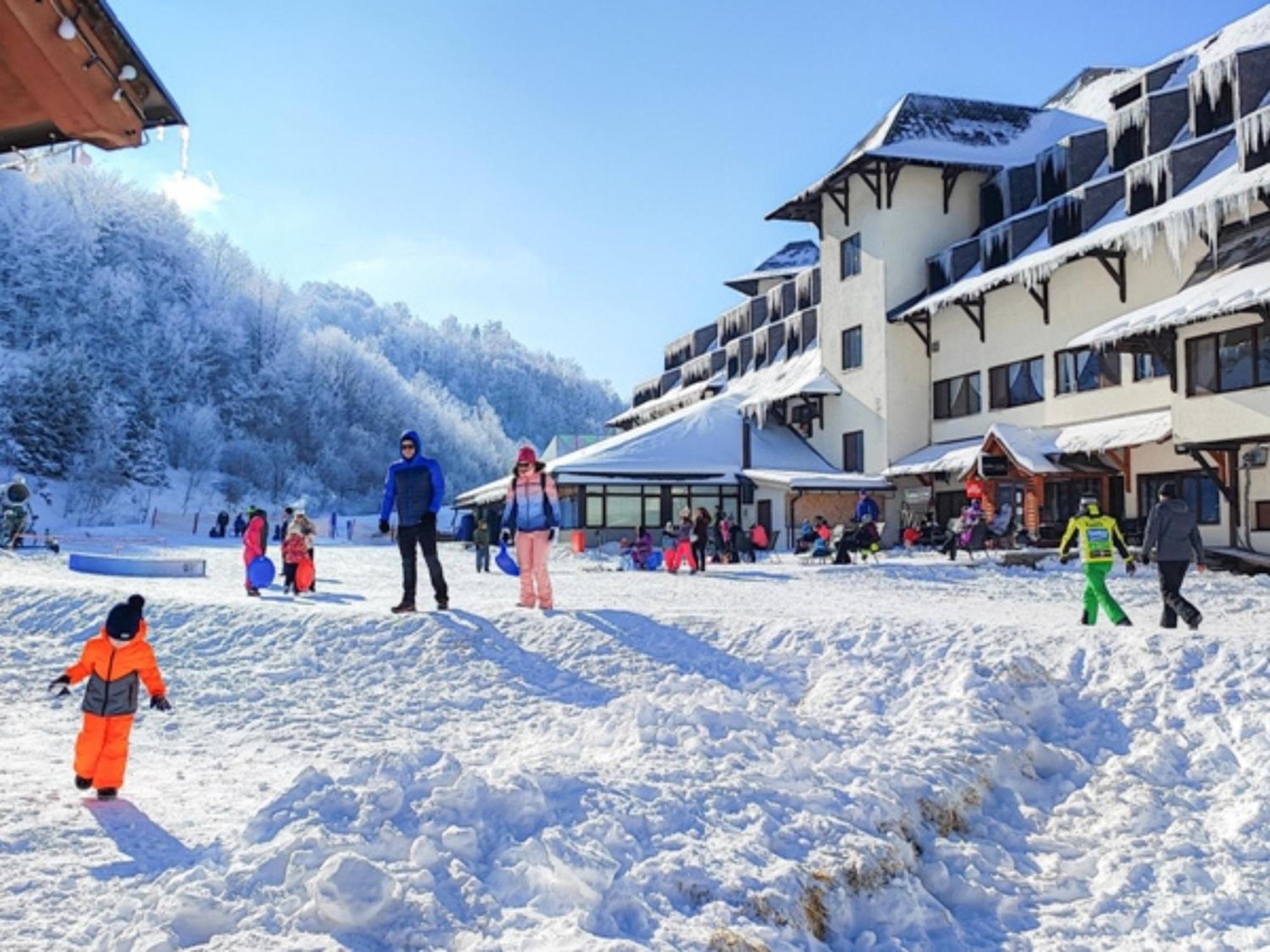 Hotel Junior كوباونيك المظهر الخارجي الصورة