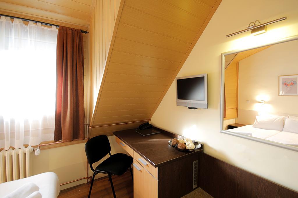 Hotel Junior كوباونيك المظهر الخارجي الصورة